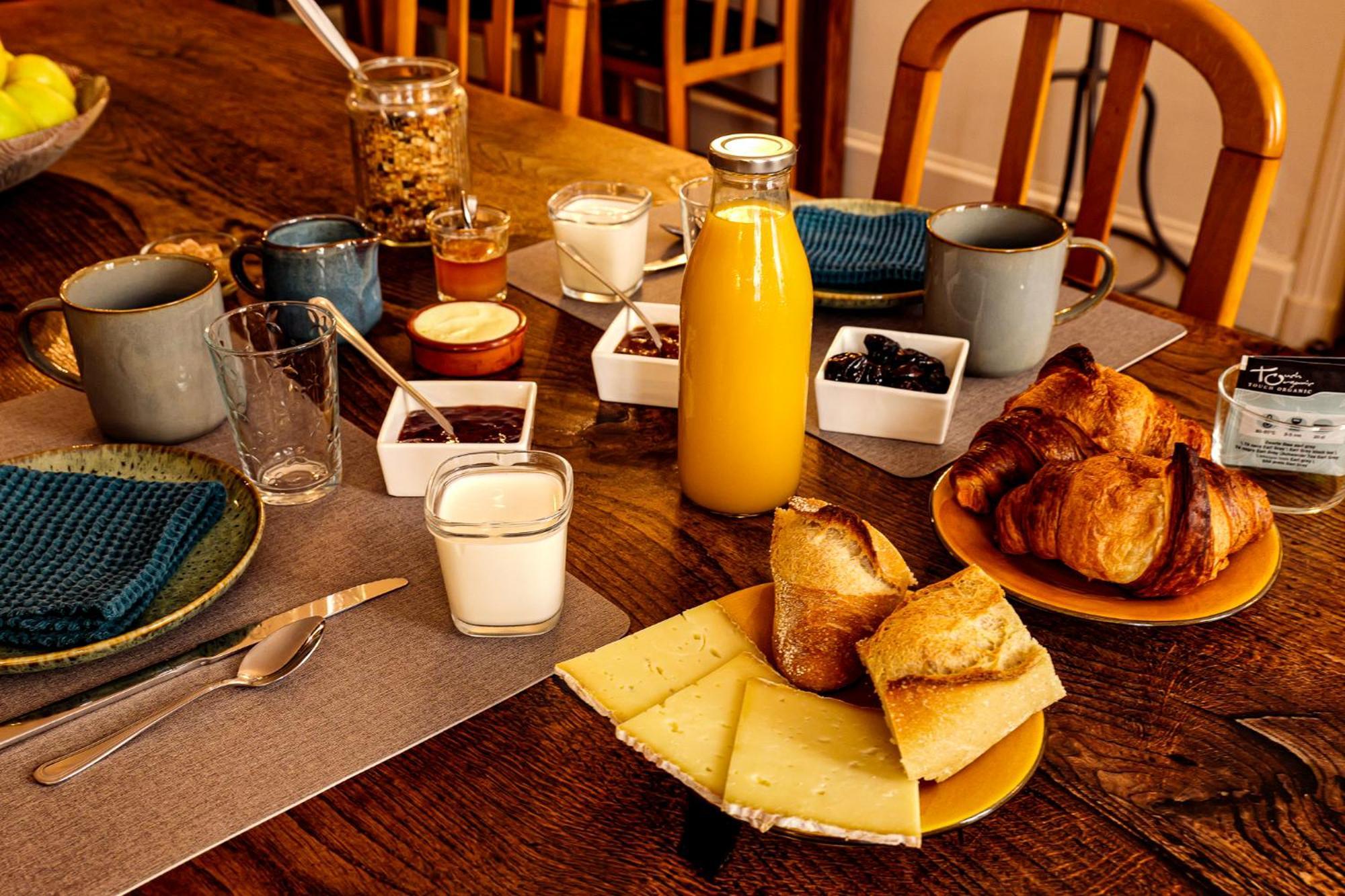 La Maison Duffour Chambres D'Hotes Avec Petit Dejeuner Tonneins Exterior foto